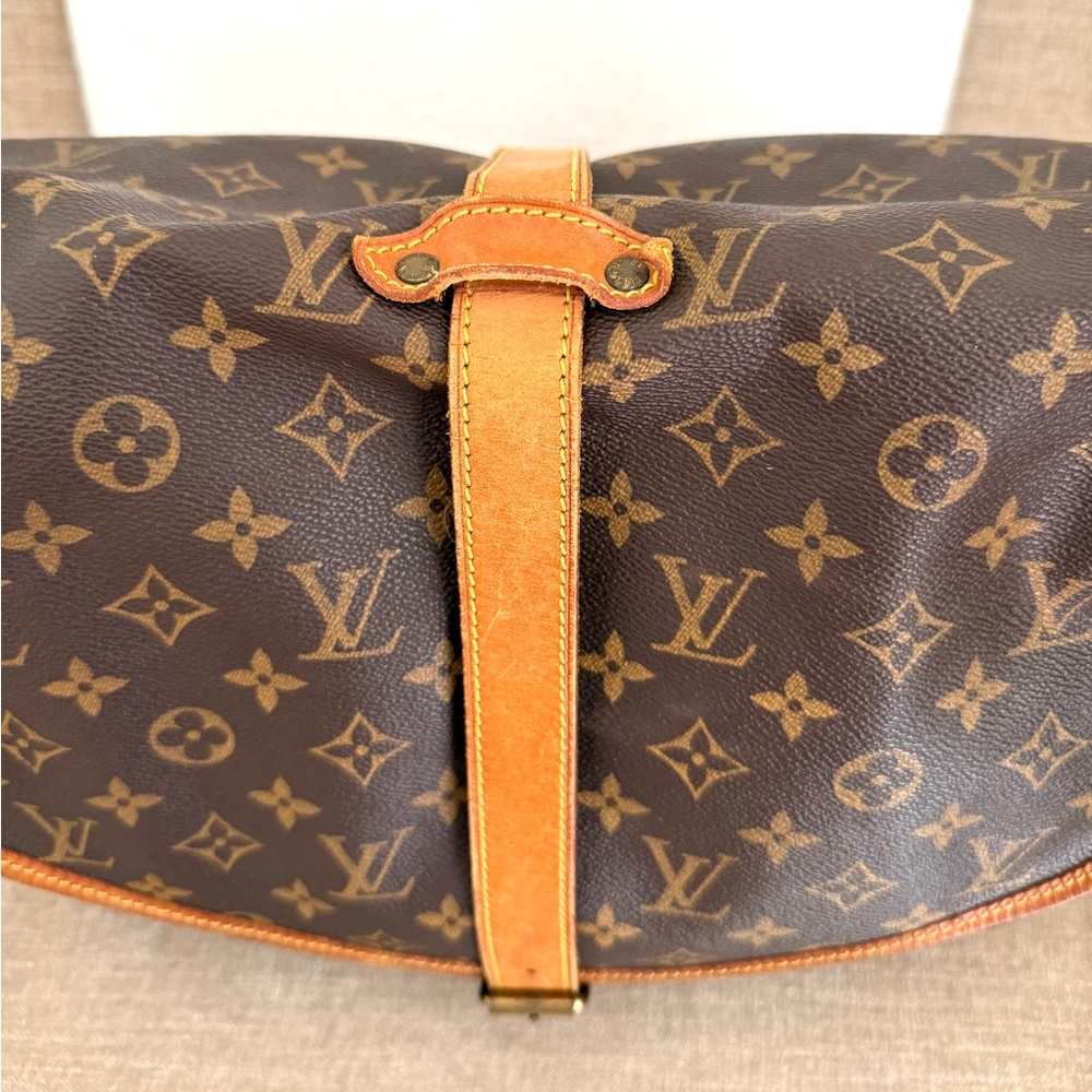 Authentic Louis Vuitton Saumur 35 in Monogram canvas M42254 brown LV leather - Picture 5 of 16